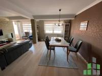 Se izdava namesten stan vo Skopje, Debar Maalo so povrshina od 84 m2.
 Ekstra: Klima.
 Cena: 450 EUR